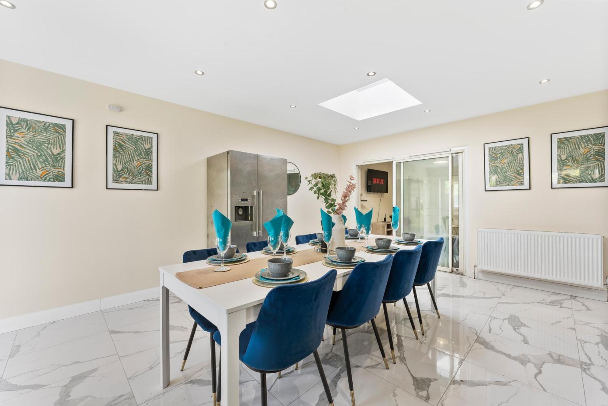 Villa Stylish Wembley Gem - Parking -Sleeps 14 Londra Esterno foto